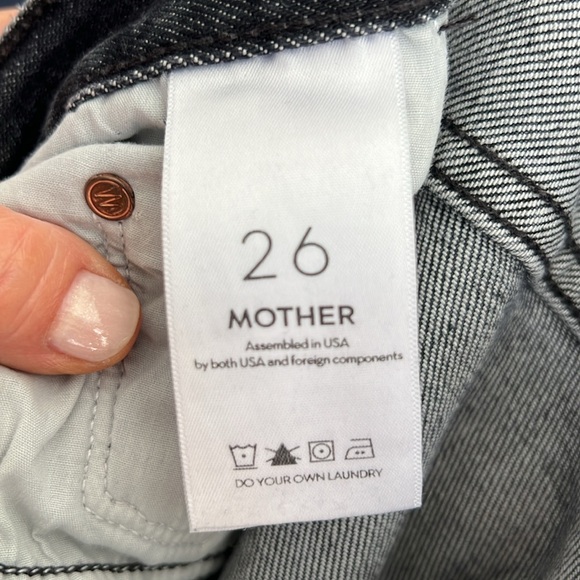 MOTHER The Saint Chew High Rise Jeans | Black Distressed | Size 26 - Picture 6 of 8